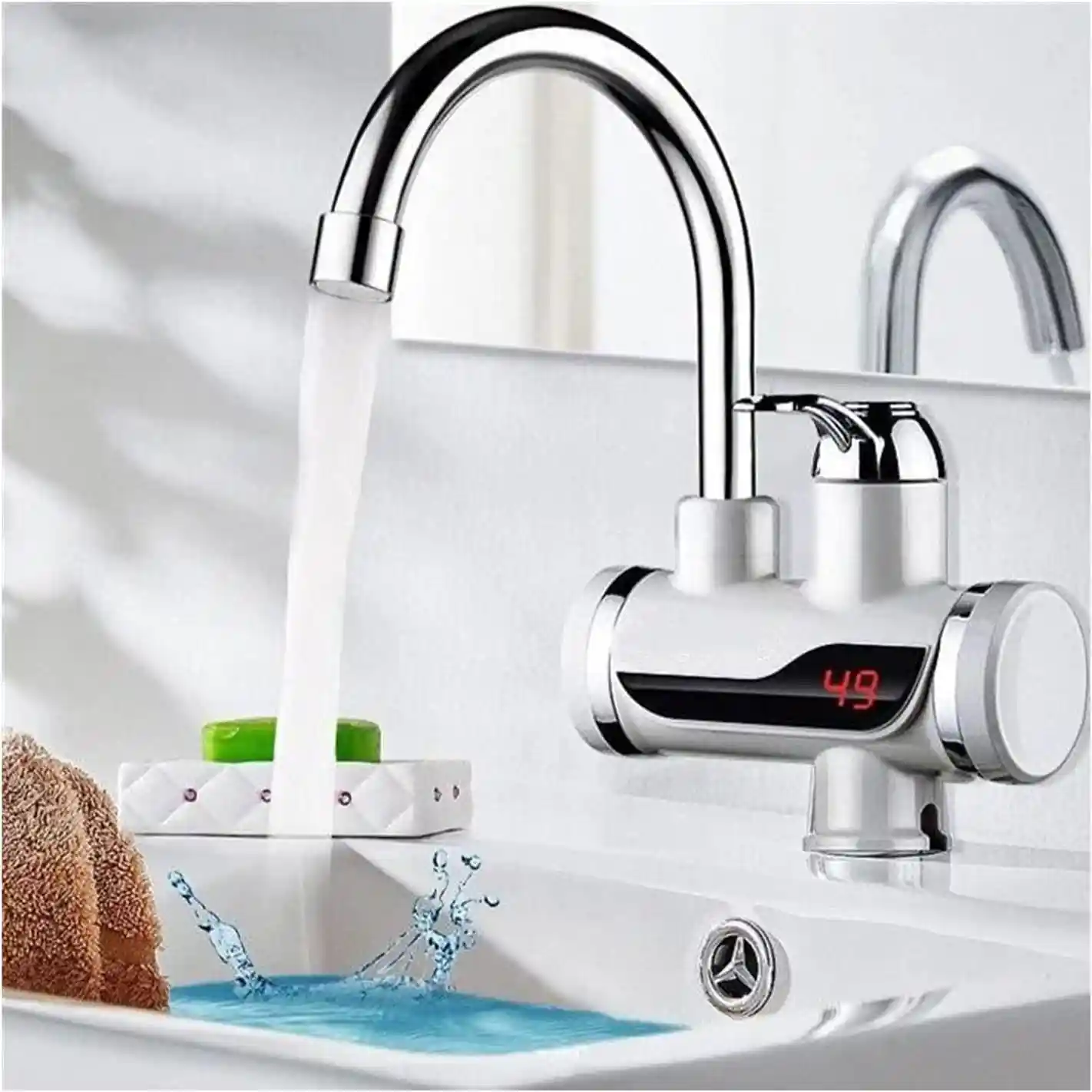 Electric instant hot water tap